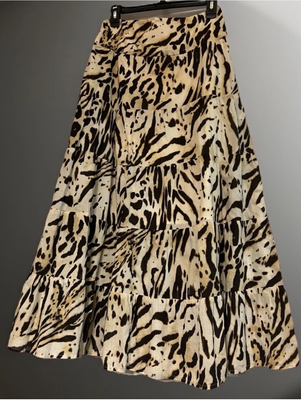 Retro Jones New York Animal Print A-Line Midi Skirt in Beige &Black Side Zipper